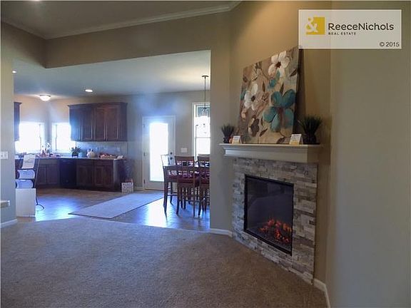 view from great room into the eat-in kitchen