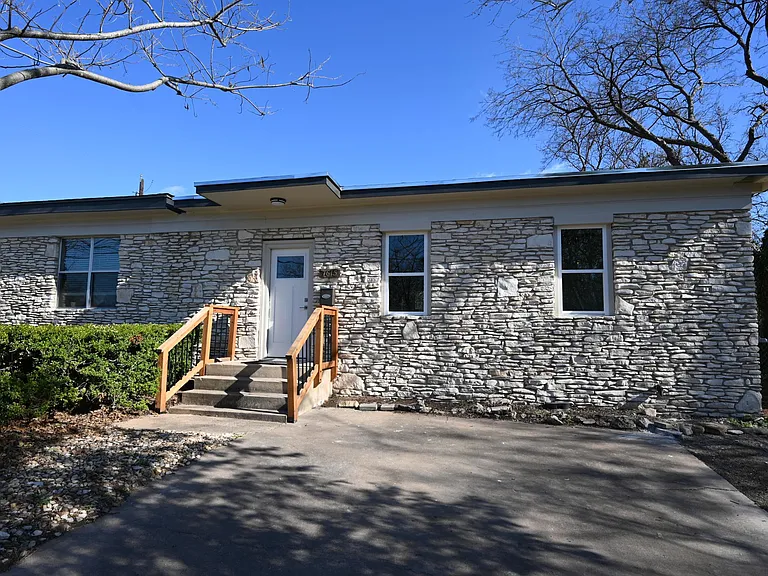 7615 Watson St — Photo 1