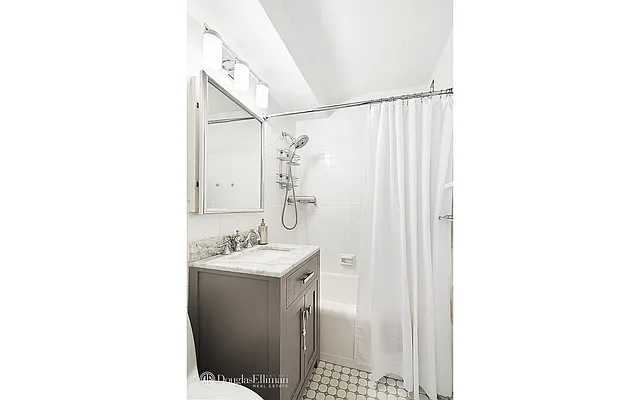 Sold by Douglas Elliman | media 6