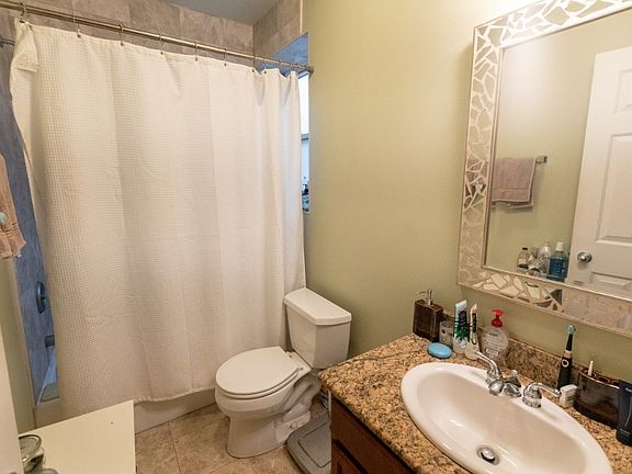 5th image of 4936.5 N Winthrop Ave #2W