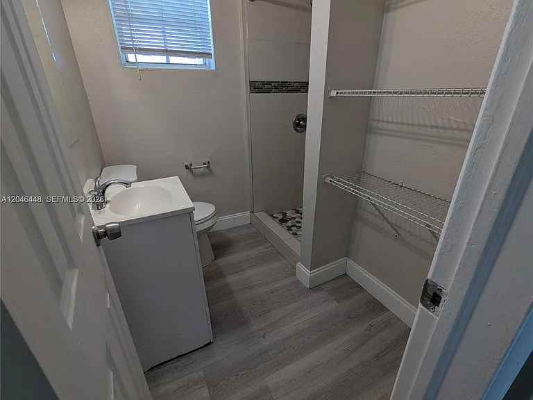 2300 Douglas St #1 — Photo 10
