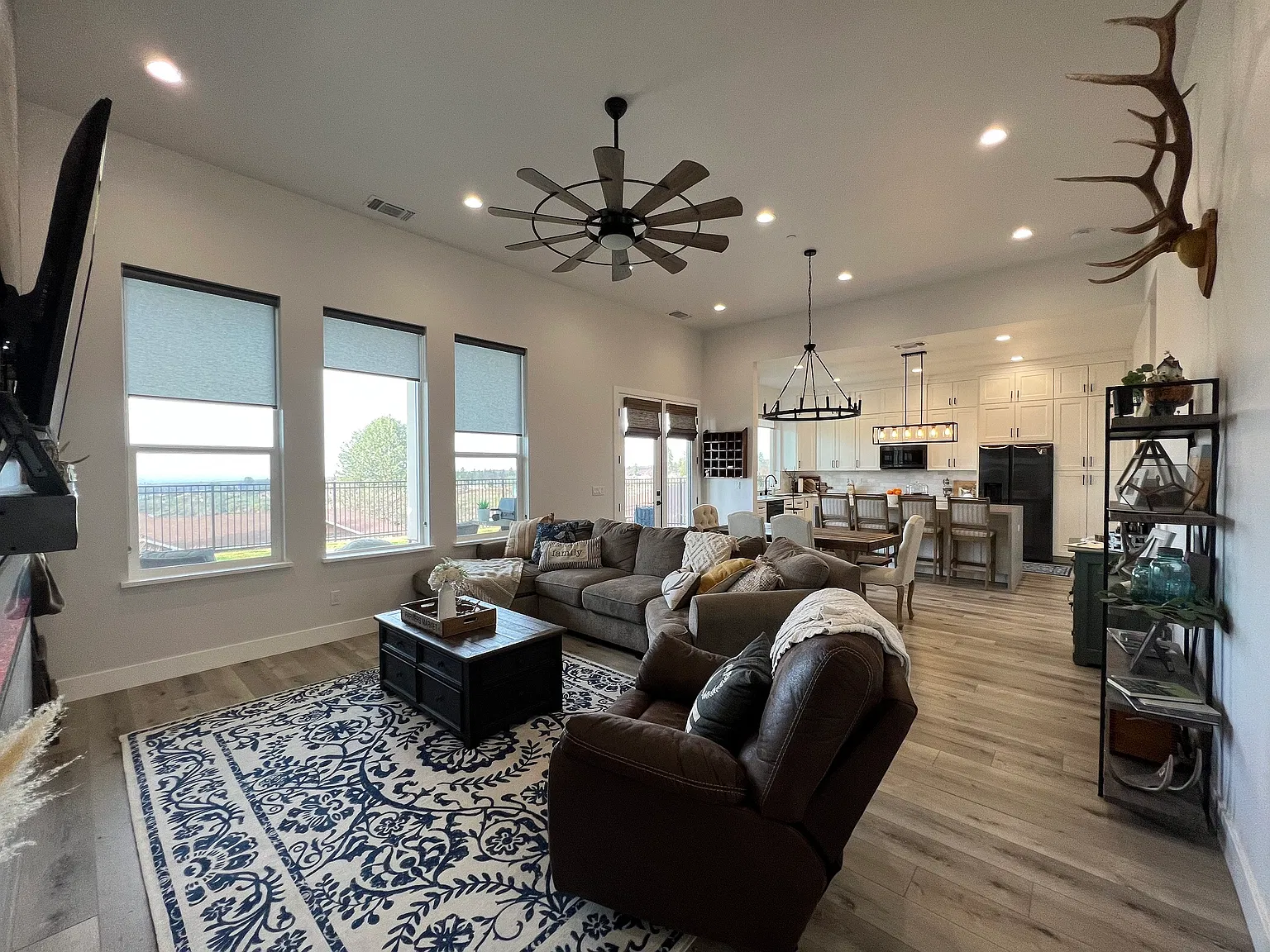 5644 Little Grand Canyon Drive - House — Photo 4