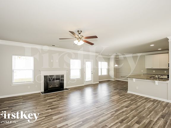 3rd image of 330 Windpher Rdg