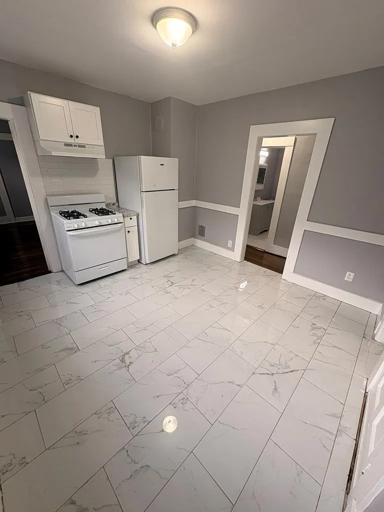 3 bed, 1200 sqft, $1,750 — Photo 1