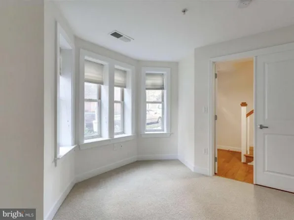 2237 Fairfax Dr, Arlington, VA 22201