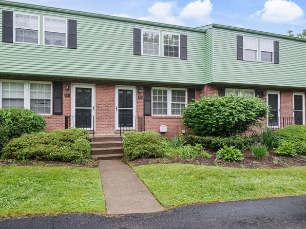 303 Laporte Ct, Cranberry Township, PA 16066