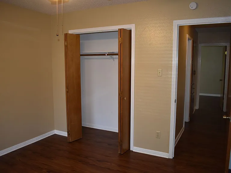 704 Kim Ave — Photo 26