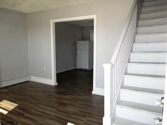 5th image of 711 Harris Pl