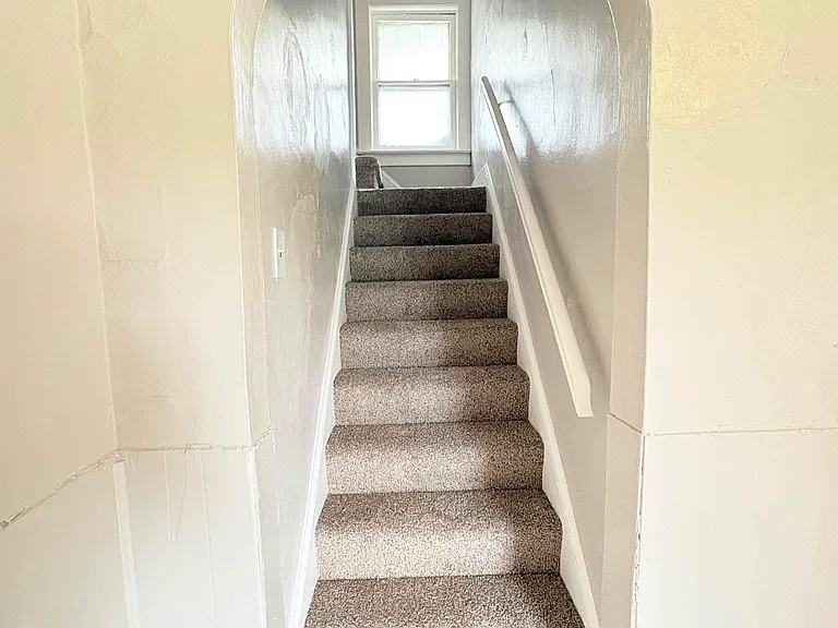 631 Curtis St — Photo 19