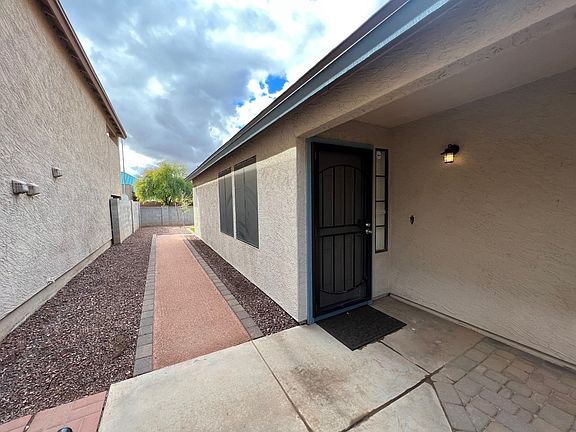 4th image of 921 S Val Vista Dr Unit 21