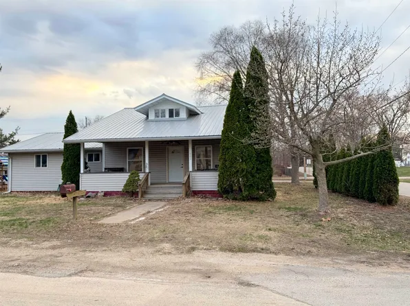 603 Iris St, Savanna, IL 61074