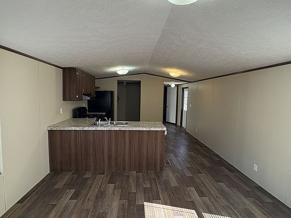 3rd image of 17 Amos Valley Dr