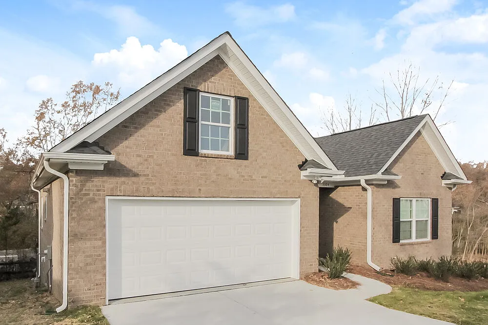 3 bed, 2.0 bath, 1496 sqft, $1,945 — Photo 3