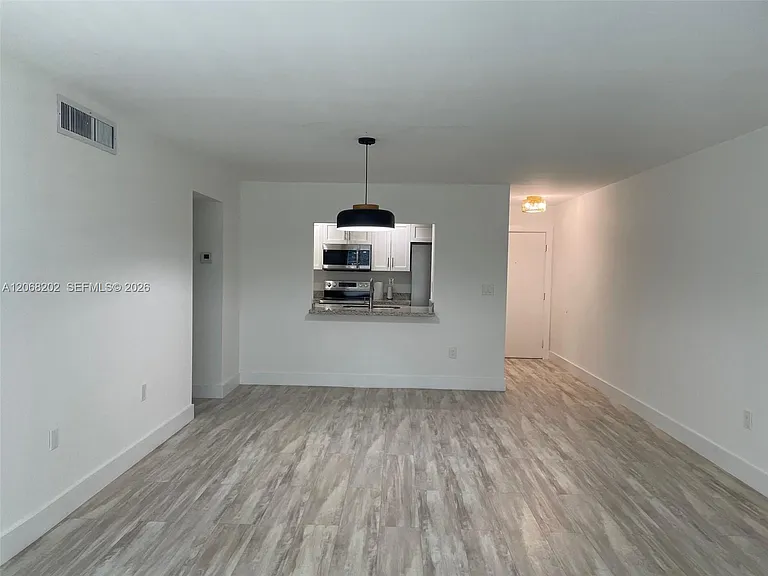 460 W Park Dr #207 — Photo 5