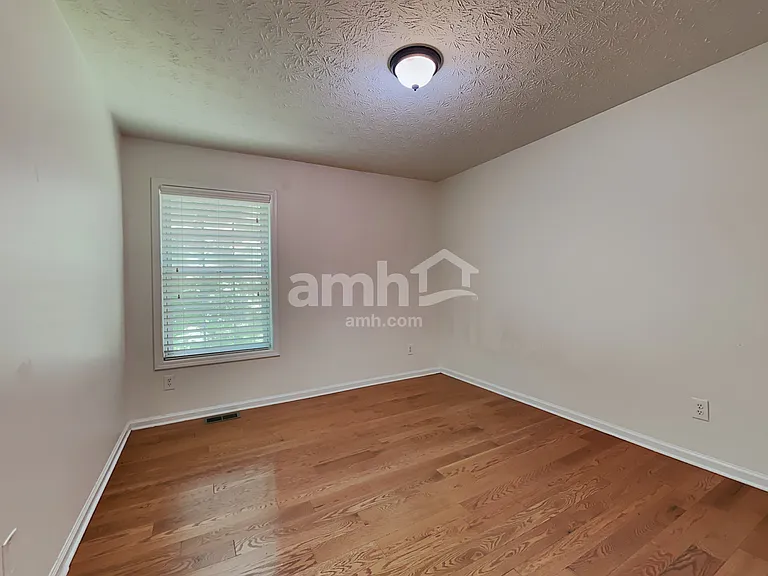 5810 Stephens Mill Dr — Photo 20