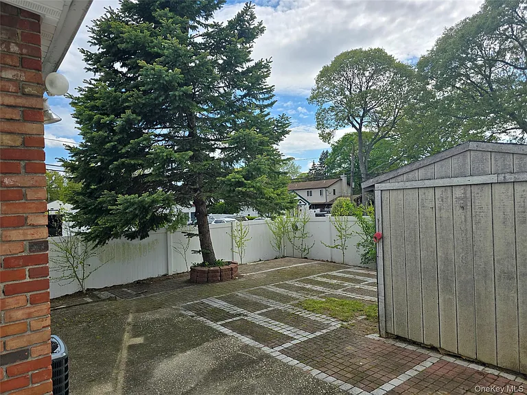 90 Blue Point Rd — Photo 18