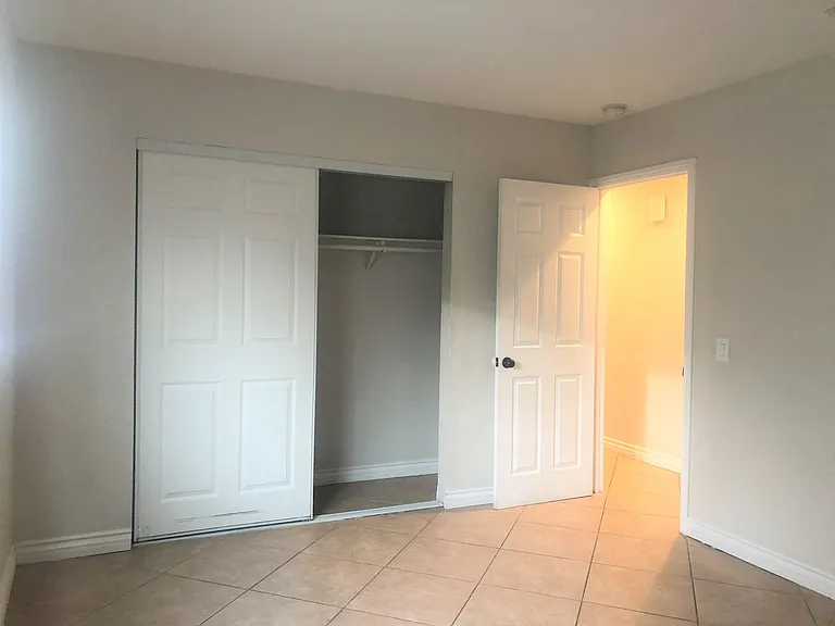 628 E Virginia Way — Photo 7