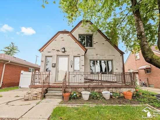 13126 Sycamore St, Southgate, MI 48195