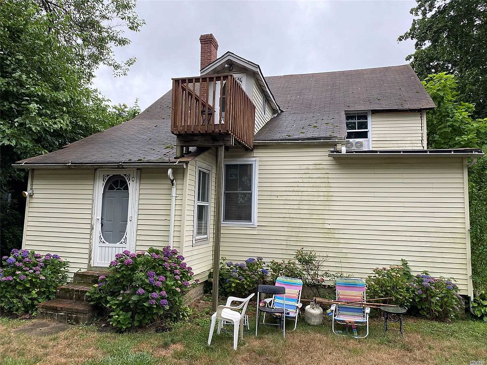 2nd image of 13 Maple Ave