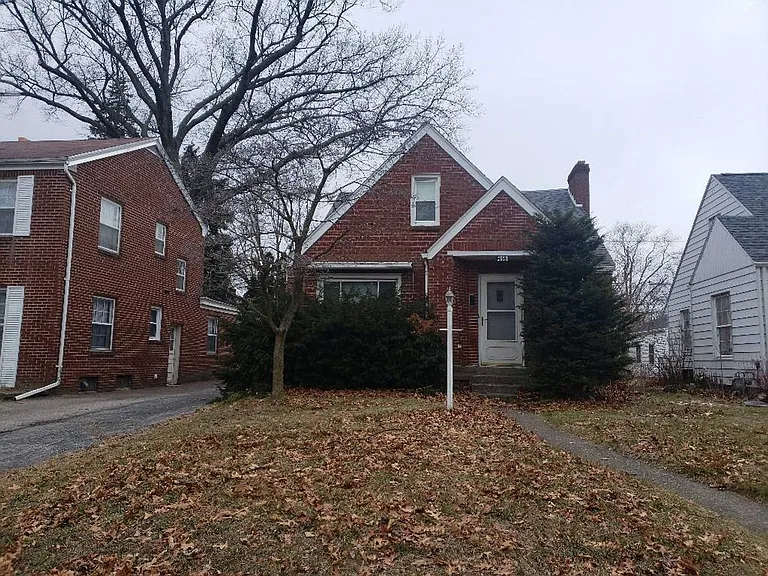 2653 Letchworth Pkwy — Photo 4