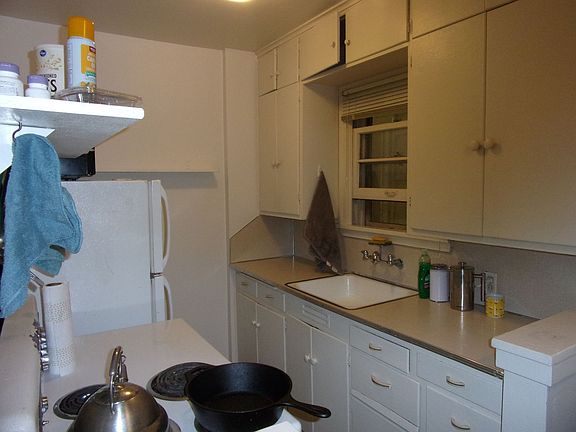 2nd image of 753 NW Monroe Ave #8