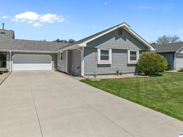 15322 R St, Omaha, NE 68137