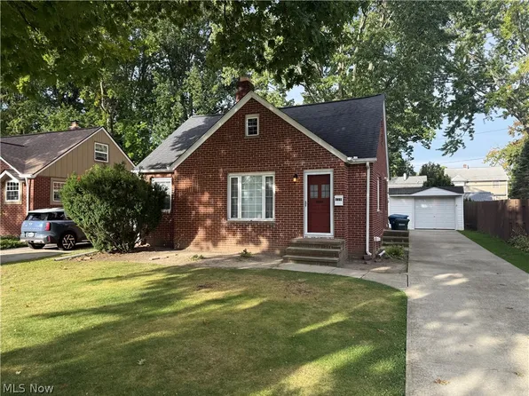 4588 W 227th St, Fairview Park, OH 44126