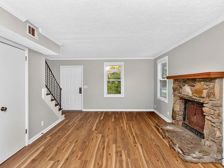 2303 Kimberly Dr — Photo 11