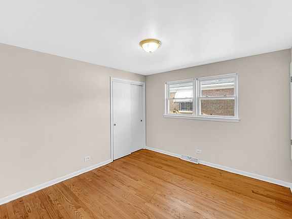 5th image of 15123 Grant St