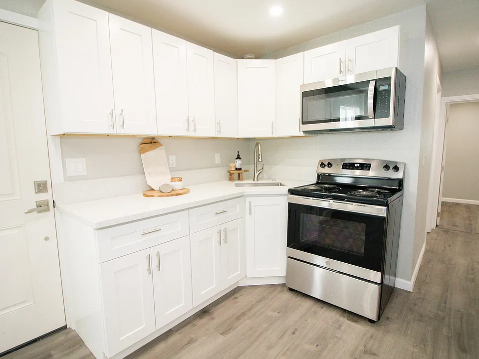838 W Orange Ave #C