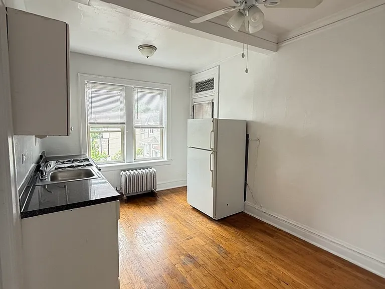 2859 W Berteau Ave #2B — Photo 5