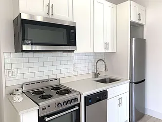 Rented by Tapiro Realty