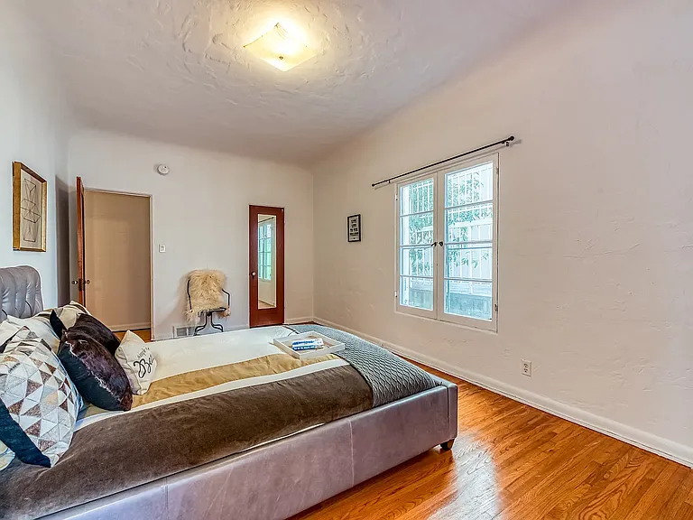430 S Cloverdale Ave #24 — Photo 22