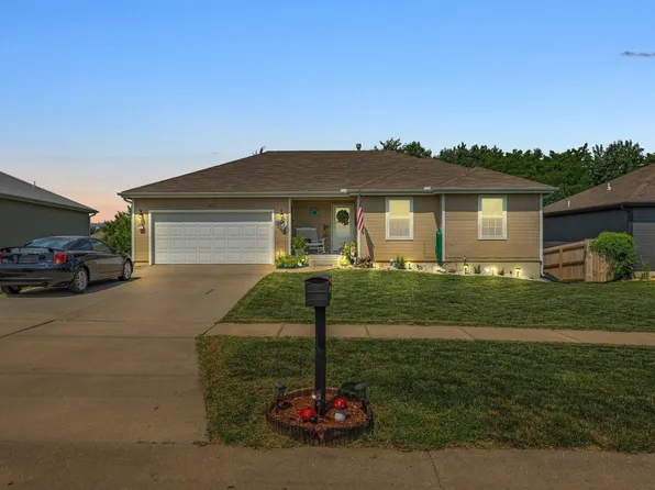 3313 SE Long St, Topeka, KS 66605