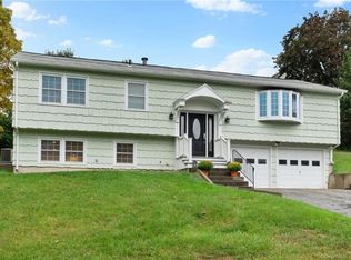 7 Jason Wright Dr, Ansonia, CT 06401