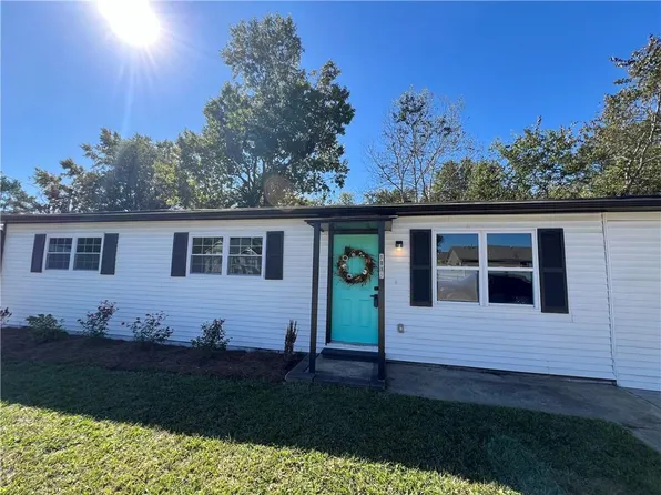 1015 Maxham Rd, Austell, GA 30168