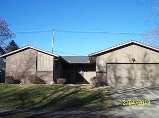 1990 W Melrose Dr, Decatur, IL 62526