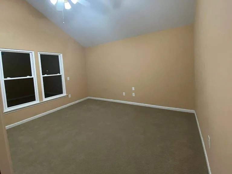 519 Delburg St — Photo 11