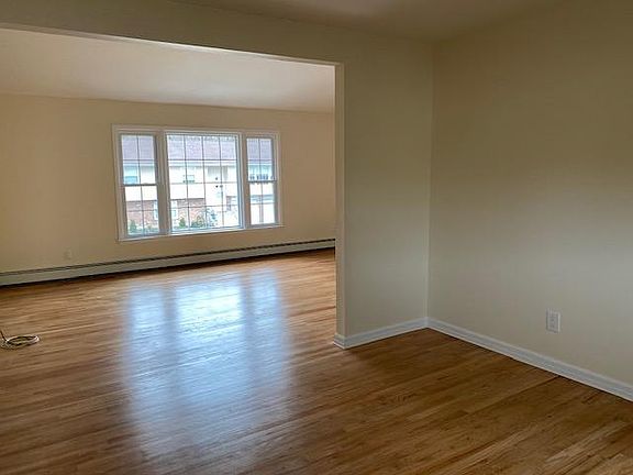 2nd image of 4 Alex Ln APT 2