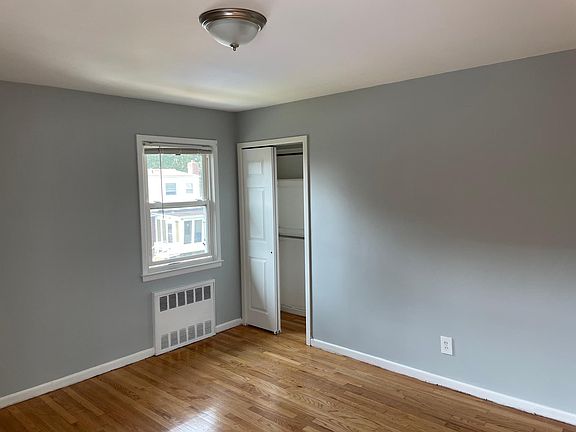 3rd image of 210 Evergreen Ave Floor 2