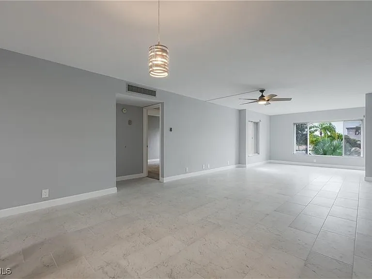 2244 Winkler Ave #207 — Photo 9