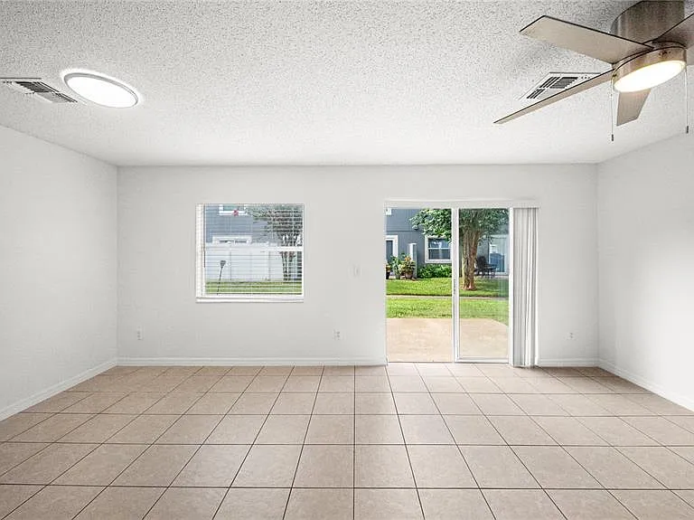 12649 Somerset Oaks St — Photo 22
