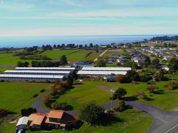 15282 Highway 101 S, Brookings, OR 97415