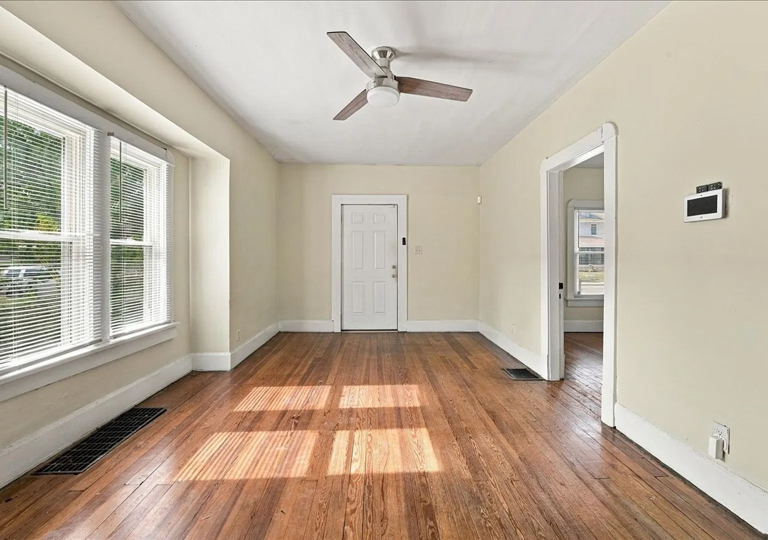 1811 N Harding St - $1,200.00/mo. — Photo 4