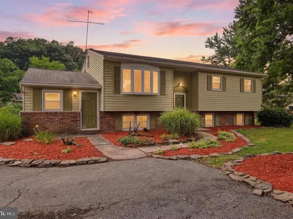 1123 York Rd, Mechanicsburg, PA 17055