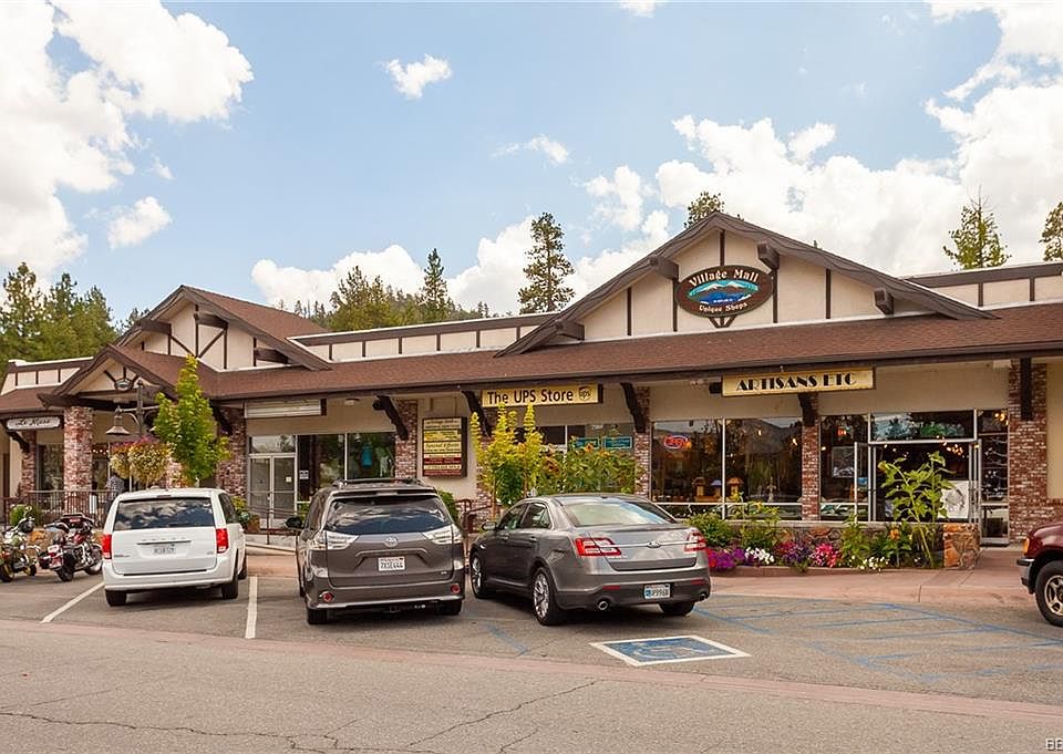 1st image of 40729 Village Dr