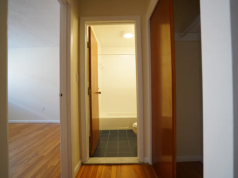 360 Market St #7 — Photo 13