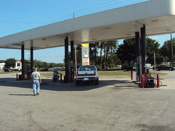 2nd image of 2590 Recker Hwy