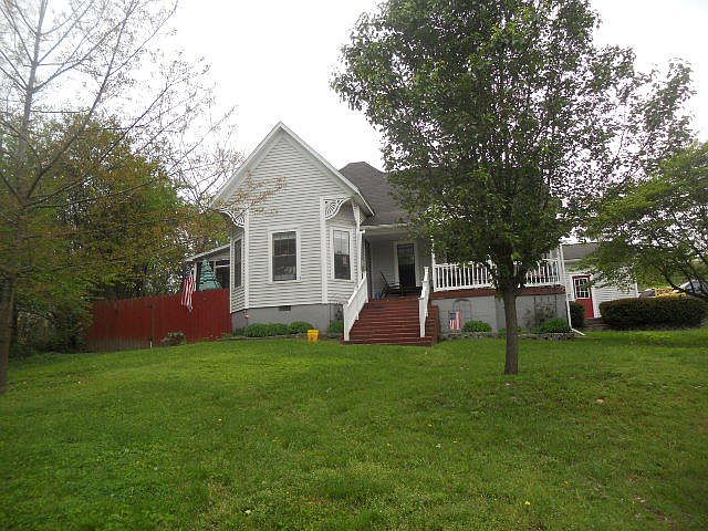 2nd image of 214 S Hickory St