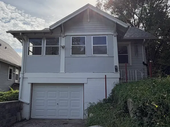 3327 Grand Ave, Omaha, NE 68111